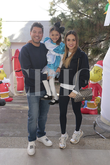 Rene Cuevas, Nina Cuevas y Dany Corona 2