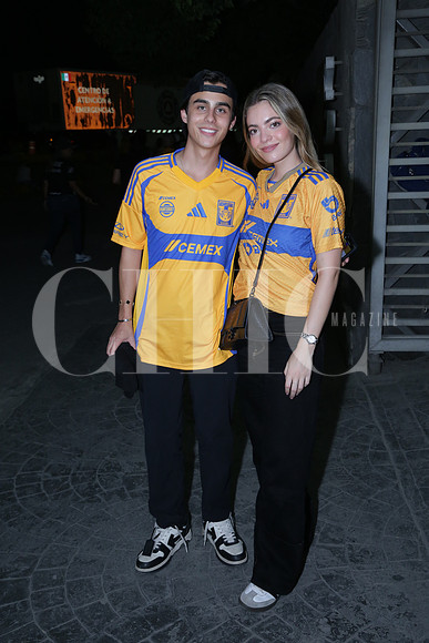 Alexandro Ross y Valeria Godines1