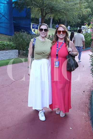 Laura López de García y Sandra Webb0