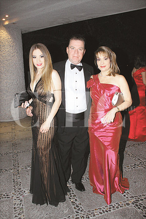 Ana Cecilia Eggleton, Arturo Eggleton y Cecilia Garza de Eggleton