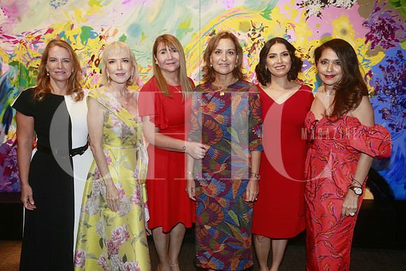 Mary Carmen Herrera de De la Torre, Ana María González de Zambrano, Beatriz Salinas de Guitron, Nelva Ramírez de Garza, Mónica Díaz de Zambrano e Ivonne Pineda