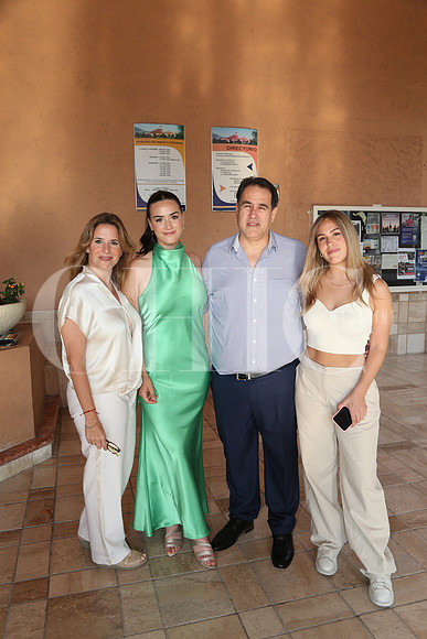 Anelisa Ayala, Ximena Pérez, Javier Pérez y Fernanda Pérez 1