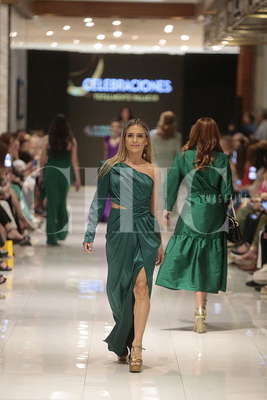 Desfile ya puedo escucharte 213
