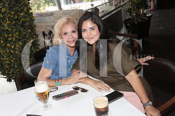 Ana de la Fuente y Laura de la Fuente Luna 2