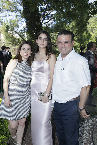 Karina Lozano, Andrea Chávez y Gil Chávez