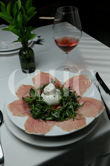 Prosciutto con burrata (6)