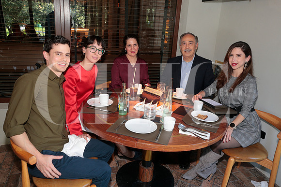 Pablo Caballero, Fernanda Enriquez, Esmeralda Enriquez, Fernando Enriquez y Alejandra Enriquez 3