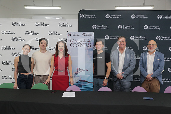 Laura Barbosa, Axel Jaramillo, Gaby Elizondo, Yosvani Ramos, Juan Antonio Vila y Roberto Hernandez1