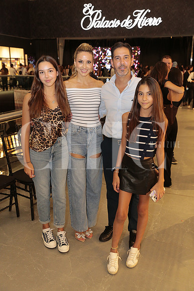 Ivanna Saide, Adriana Franco, Alia Saide y Raùl Saide 3