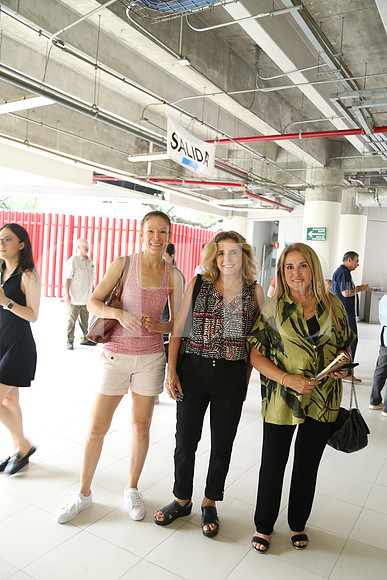 Verónica Rodríguez, María Chafino y Sylvia Sepúlveda de García