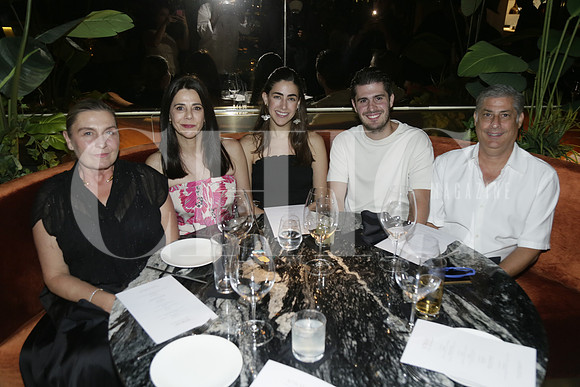 Cecilia Pena, Martha Lozano,Valentina Pena, Gonzalo Martínez y Gonzalo Martínez (2)