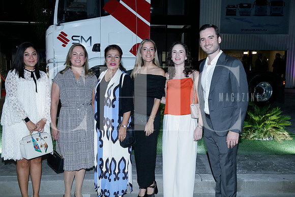 Lisa Cruz, Laura Garza de Dillón, Silvia Fierro, Aida Martínez, Luciana Elizondo y Eduardo Dillón