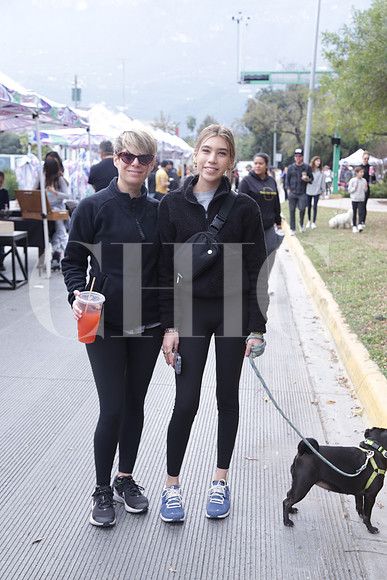 Alexandra Miller y Pamela Miller 0