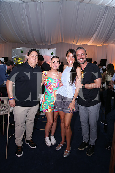 Pato Huerta, Cristy de Huerta, Erika Arcaute y Carlos Berard1