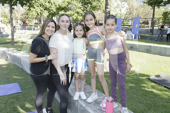 Eloisa Caballero, Ximena González, Balbina Plowells, Ximena Plowells y Norela Méndez