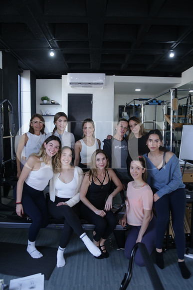 Lourdes Villarreal, Victoria Abramo, Alejandra Peral, Dolly Kelepecz, María Huerta, Karla Hinojosa, Lorena Martínez, Karla Tapia, Angelina Zorrilla y Alondra Yañez 5
