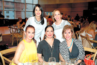 Cristina Lankenau, Gina manautou de Maiz, Sandra Rodríguez, Mireya Montemauyor de Pérez Salinas y Ofelia de navarro