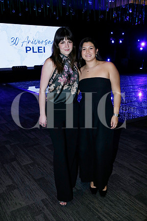 Ana Verónica González y Regina Medeiilín (2)