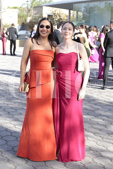 Adriana Rodriguez y Andrea Flores 1