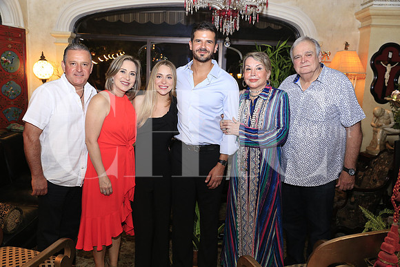 Carlos Cepeda, Hortencia Zertuche, Elisa Cepeda, Eduardo Martínez, Graciela Rodríguez y Gregorio Martínez (3)