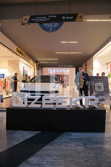 Zeekr 5