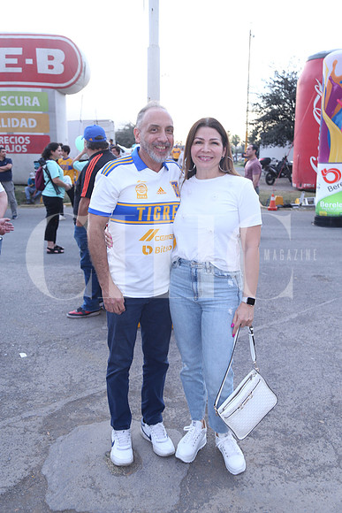 Gusatvo González y Diana de González 1