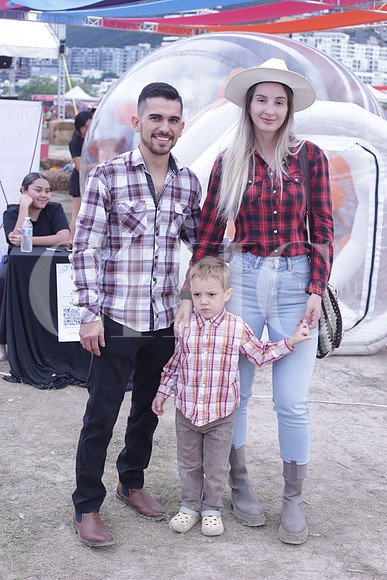 Daniel Rodríguez, Teo Rodríguez y Carolina Rodríguez 1
