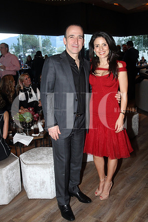 Ernesto Lopez y Claudia de la Torre de Lopez