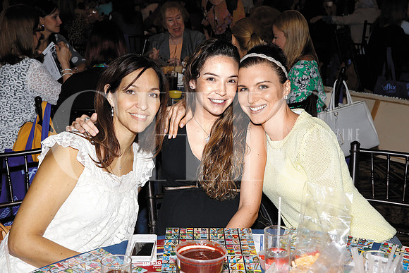 Andrea Chapa, Elsa Lozano y Cristy Zorrila de Maldonado