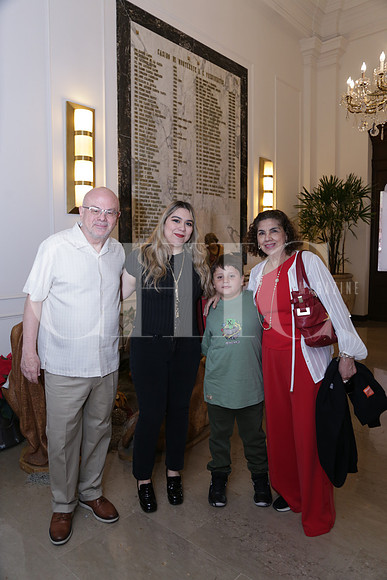 José Fernanda Martínez, María Fernanda Martínez, José Ferando Martínez y Elsa María Gutiérrez 1