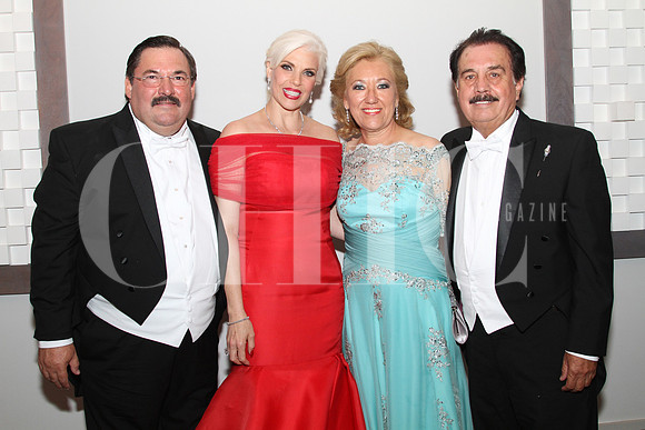 Patricio Sauza, Rosario Putz de Sauza, Minerva Peña de Sampogna y Jésus Sampogna, padres del novio y la novia respectivamente