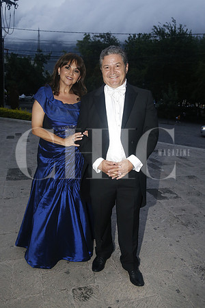 Papás del novio. Adriana Cortés de O'Farrill y Alejandro O'Farrill