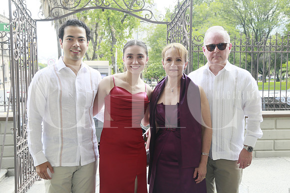 Josué Martínez, Marcela Martínez, Myriam de Martínez y Jesus Martínez