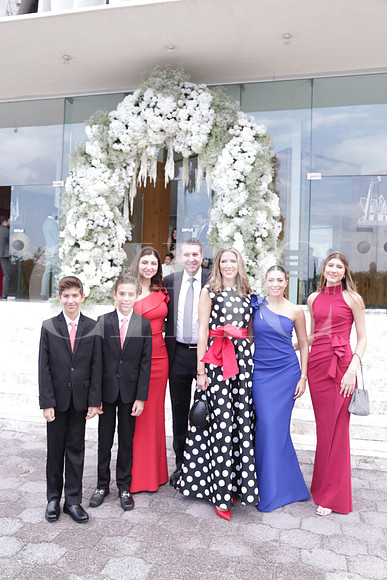 Santiago Safi, Rodrigo Safi, Daniela Safi, Roberto Safi, Katy de Safi, Mariana Safi y Valeria Safi 2