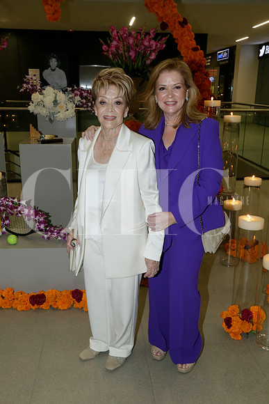 Yvonne Aguirre y Claudia de Marcos (3)