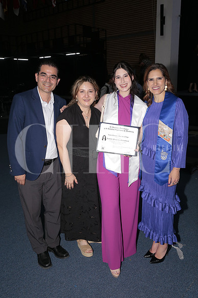 Jose Enriquez, Lety Enriquez, Lucia Enriquez y Lorena Guille 2