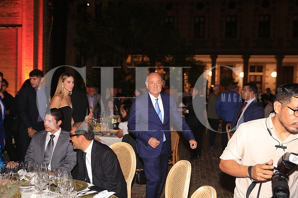 Samuel Garcia y Mariana Rodriguez 1