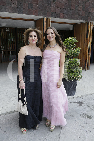 Carmen de Llaguno y Paloma Llaguno (2)