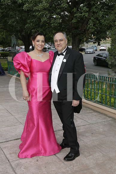 Monserrat Rosales y Luis Loyola ( Papás Novio ) (2)