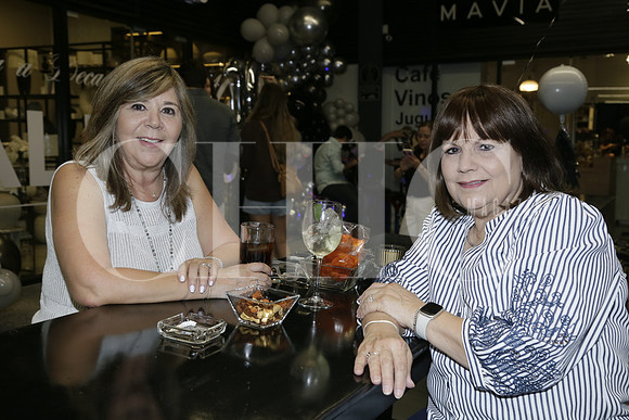 Claudia Farias de Reyna y Nancy Gómez de Putz