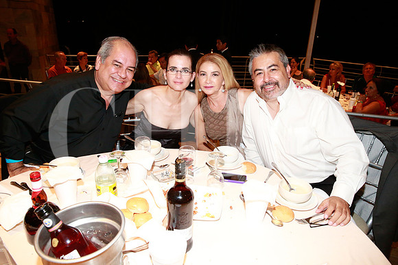 Rogelio Castillo, Pily Sosa de Castillo, Nancy de Gonzalez y Juan José González