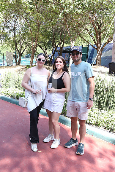 Cory Maldoando, Ana Karen Gómez y Paco Gómez 0