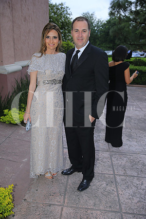 Martha Sosaya de Martínez y Adrián Martínez