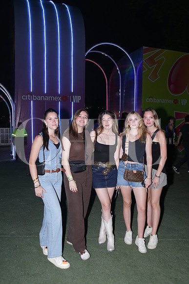 Isabela Garza, Daniela García, Maya Garza, Paulina Montemayor y Luciana Garza 1