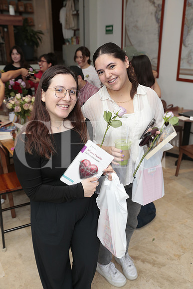 Valeria Badillo y Alejandra Garcia 2