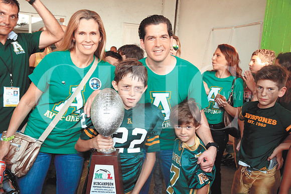 Yolanda Peña de Herrera, Mauricio Herrera, Oscar Herrera y Santiago Herrera (4)