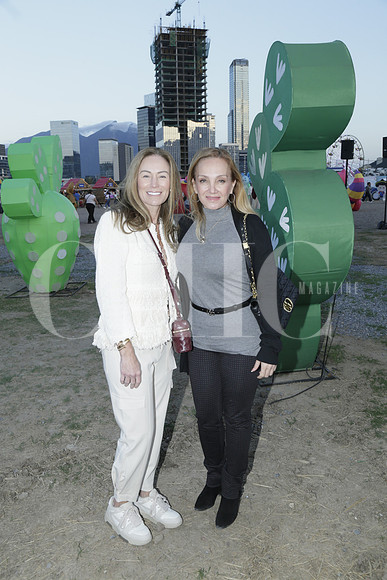 Alejandra Garza y Thelma Cora Garza (2)