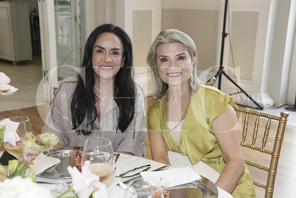Celia Garza y Delia Villarreal