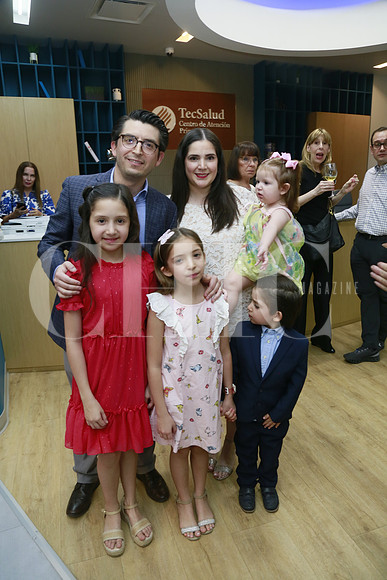Juan Francisco Lozano, Andrea Treviño de Lozano, RobertaLoznao, Mandy Lozano, Balbina Lozano y Francisco Lozano