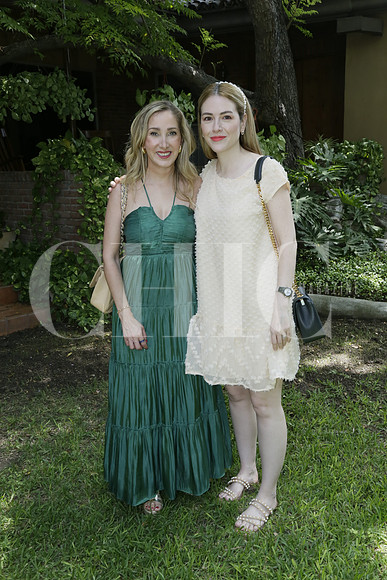 Isa Gutierrez y Gaby Espinosa de Kuri (4)